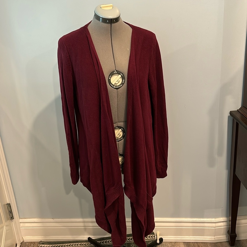 Banana Republic burgundy cardigan sweater with pockets size small
